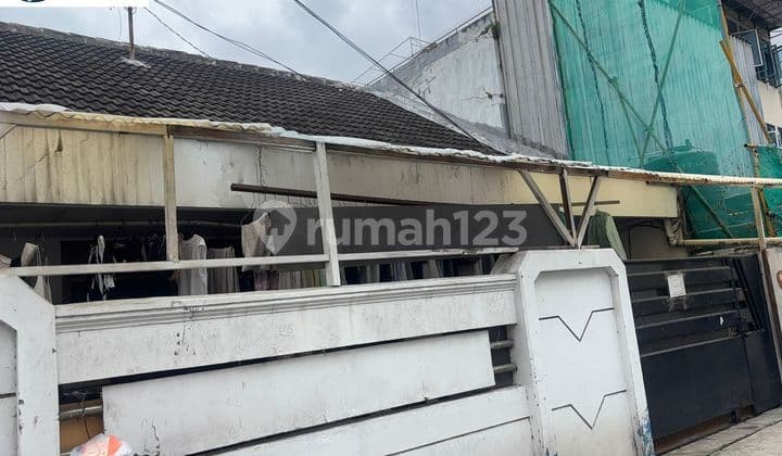 561. Cheap Boarding House for Sale in Central Jakarta Cideng Below NJOP Fully Occupied Car Row.