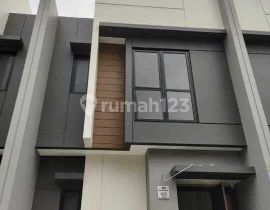 249. For Rent: 2-Story House in Summarecon Crown Gading Regia – Affordable Price