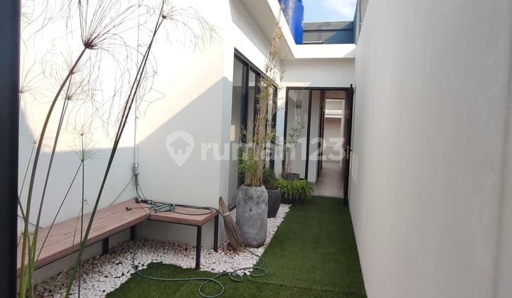 P6. For Sale New 3-Story House with Roof Top Garden THE PEAK RAHARJA in Kebayoran Lama, South Jakarta
