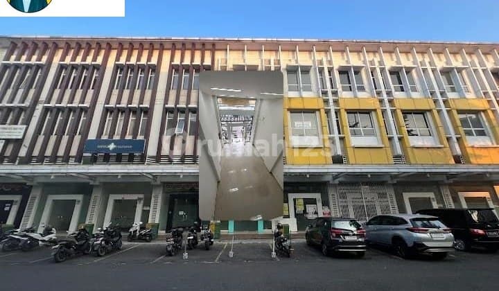 547. Disewakan Ruko 3 Lantai Emerald Commercial Summarecon Bekasi - Lokasi Strategis Sebrang Mall