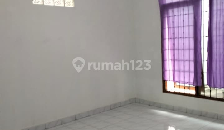 Rumah di Mohammad Toha 1.5 Lantai Siap Huni