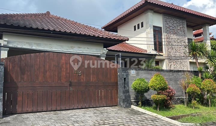 Luxury Villa Kerobokan - 1100m2 of Elegance