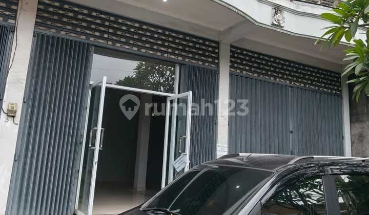Kerobokan - Kuta - Disewakan Ruko Pinggir Jalan