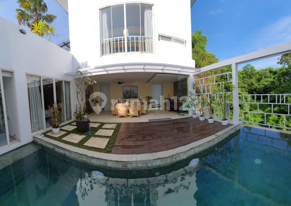 3 BR Residence Villa In Mumbul Nusa Dua