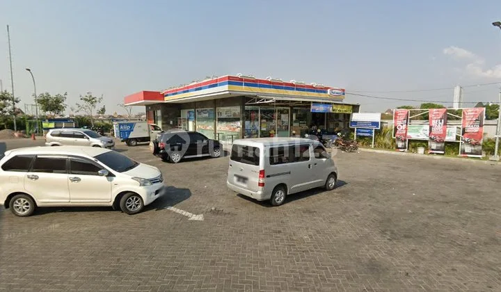 Affordable Business Space at Gas Station Ds. Dahanrejo Kebomas, Gresik Regency 5461106 Affordable Business Space at Gas Station Ds. Dahanrejo Kebomas, Gresik Regency 5461106
