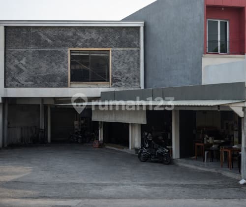 Ruko Dua Lantai Siap Pakai Strategis di Pedurungan A5461