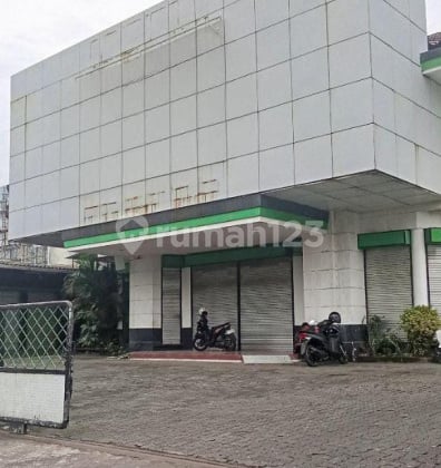 Showroom Tengah Kota Siap Pakai di Jalanraya Semarang Barat A4192