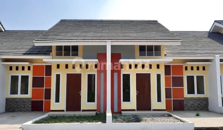 Rumah Dekta Stasiun.sekolah Dan Masjid SHM