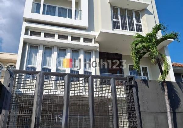 Rumah Mewah Luas di Gading Kirana Timur Kelapa Gading Jakarta Utara