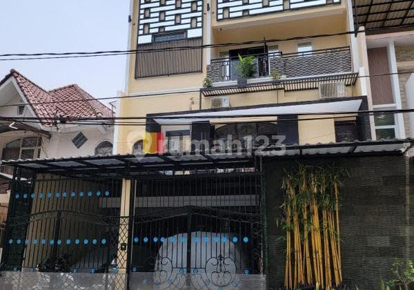 Rumah Mewah di Pelepah Elok Kelapa Gading Jakarta Utara