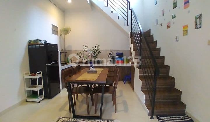 Jual Rumah Minimalis Cantik Kondisi Bagus Semi Furnish Sangat Dekat dengan Tol Bekasi Timur dan LRT Jatimulya