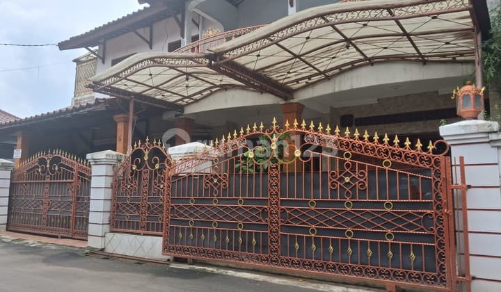 Dijual Cepat Rumah Investasi Tinggi Sangat Dekat dengan Pusat Komersial Lingkar Pondok Gede