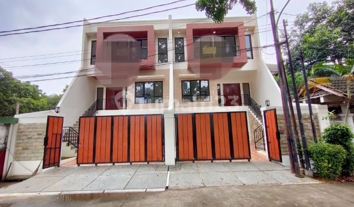 Rumah Gandeng Dua Full Baru Siap Huni