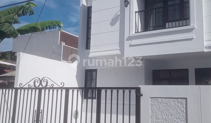 Rumah Full Baru Gandeng Dua Lokasi Tenang & Aman