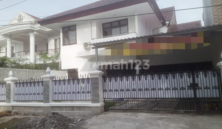 Rumah Luas & Lingkungan Tenang & Aman