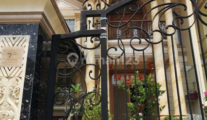 Beach House Pantai Indah Kapuk Size 10x29 4+1 Bedrooms Fully Furnished