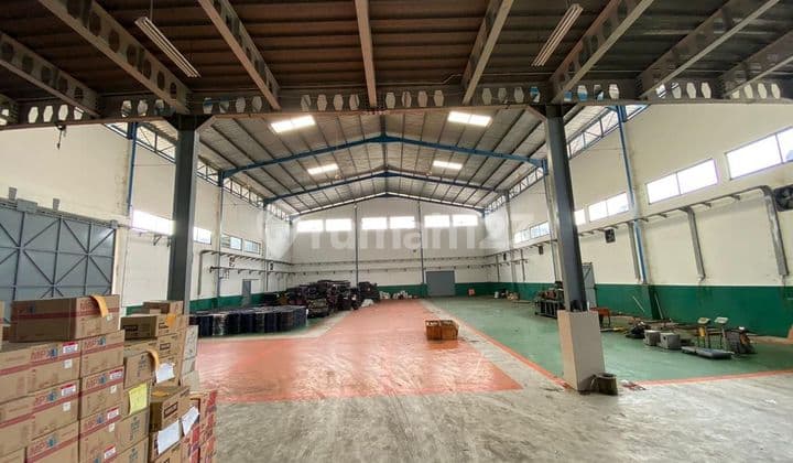 Warehouse in Kapuk with Office and 40ft Container Access