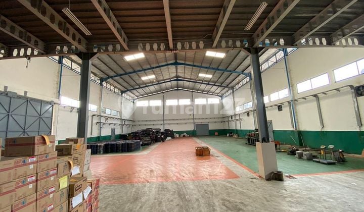 Warehouse in Kapuk with Office and 40ft Container Access