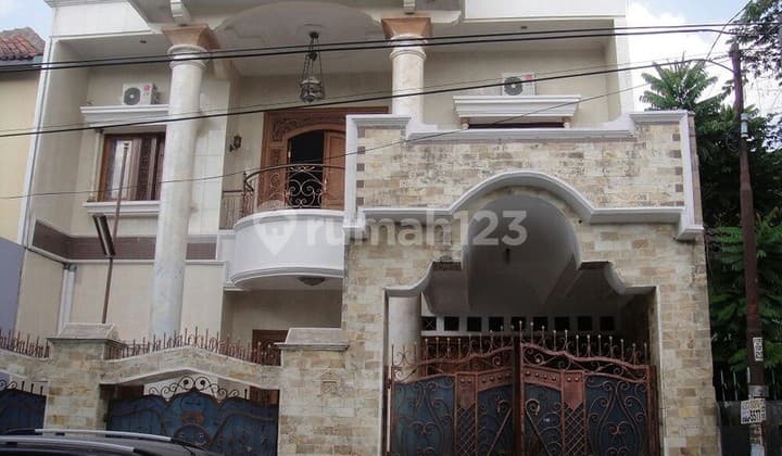 Furnished 2-Story House in the Seturan Residential Area