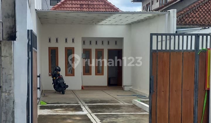 Rumah 2 Lantai di Dekat Jalan Raya Solo-Jogja, Kalasan, Sleman