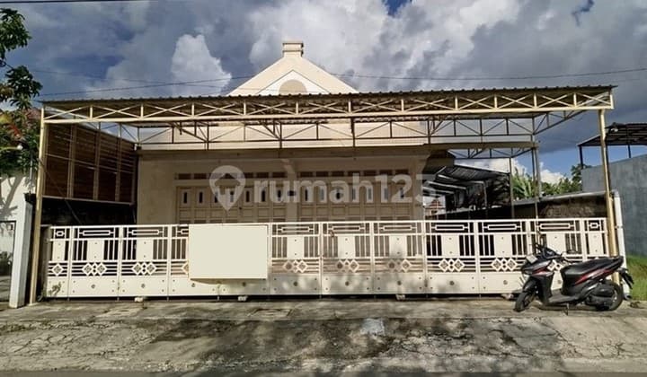 Ruko Cocok untuk Kantor/ Cafe Lahan Parkir Luas di Maguwoharjo