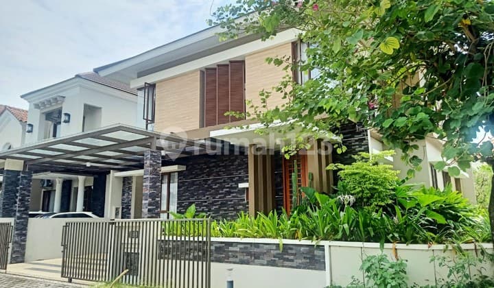 Rumah Mewah 2 Lantai di Casa Grande, Depok, Sleman