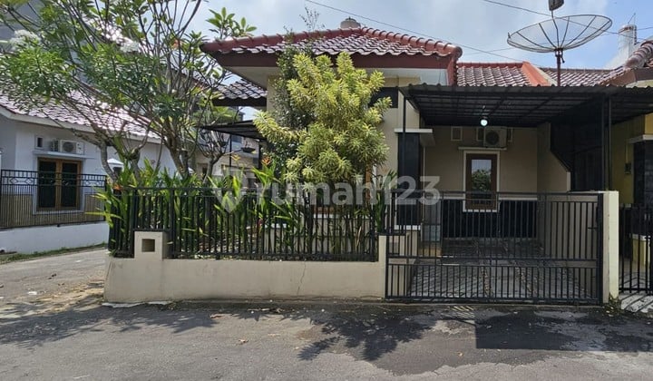 Rumah Dalam Perum Dekat Sleman City Hall