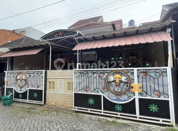 Rumah 2 Lantai Lokasi Strategis di Daerah Jambon