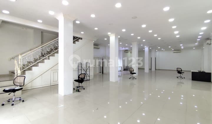 Bangunan di Dekat Jalan Sultan Agung, Mergangsan, Yogyakarta