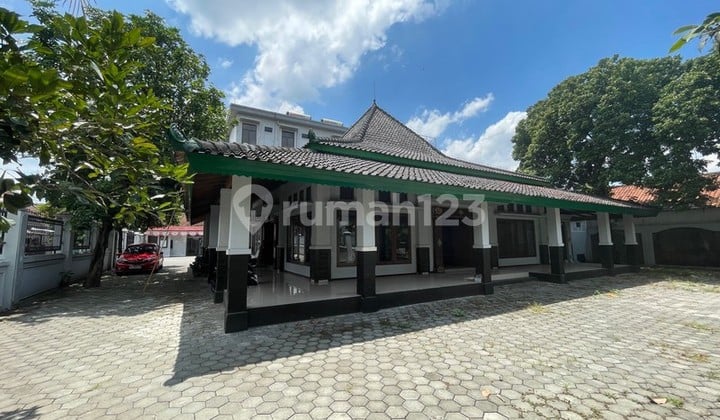 Joglo House Near Ambarrukmo Plaza