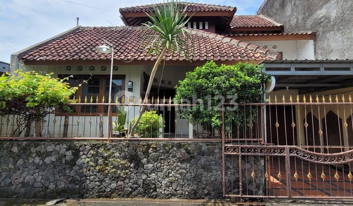 Rumah Furnish di Perum Dekat Jogja Expo Center, Banguntapan