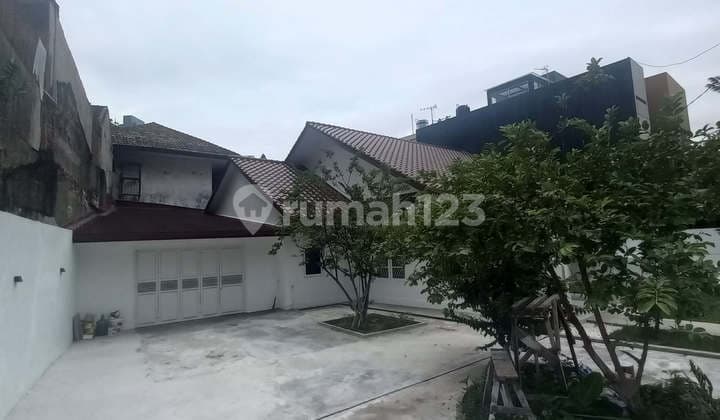 Disewakan Rumah 5 Menit ke Senopati Raya Untuk Kantor atau Tempat Tinggal