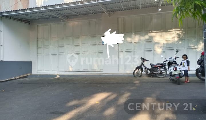 Dua Ruko Sewa Murah Area Padat & Strategis