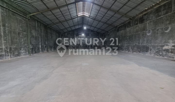 Gudang Di Area Pergudangan Dekat Buyut Kota Cirebon