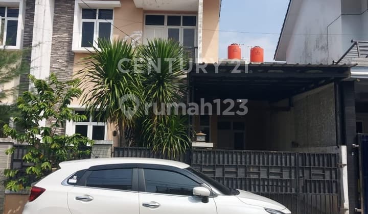 Rumah Lantai Dua Lingkungan Aman Dan Nyaman One Gate Access