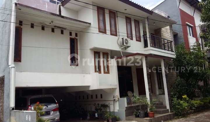 Two-Story House with Basement in Downtown Cirebon