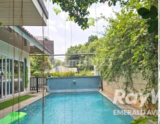 For Sale Rumah Bagus Luas Strategis Ada Pool Nya di Veteran Bintaro