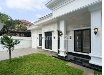 Hot Sale Rumah Bagus Ada Poolnya di Villa Bintaro Indah