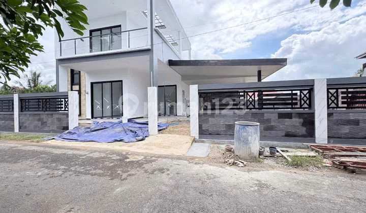 Rumah, 2 Lantai Jln. Maret. Komplek Halim, Banjarbaru Selatan