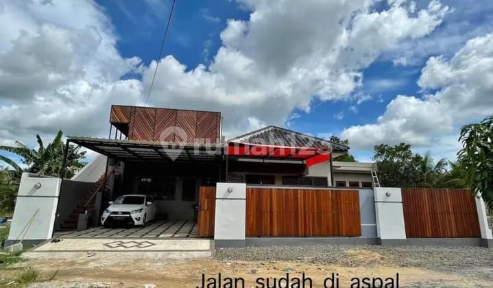 Nice Furnished House on Golf Street. Ironwood foundation. Banjarbaru.