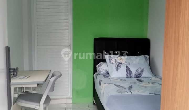 Cheap Good Men's Boarding House.