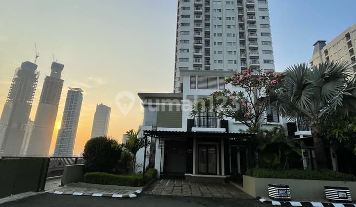 Dijual Rumah Town House Cosmo Park Diatas Mall Thamrin City