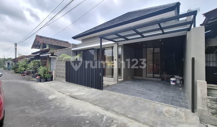 Rumah Siap Huni, Konsep Open Space, 4 Menit Dari Uii Jakal