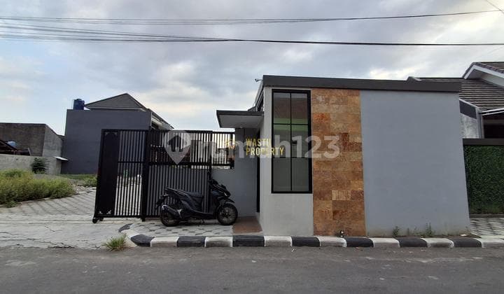 Rumah Cantik Dalam Cluster, bisa Dp 10% Dekat Kampus Ukrim