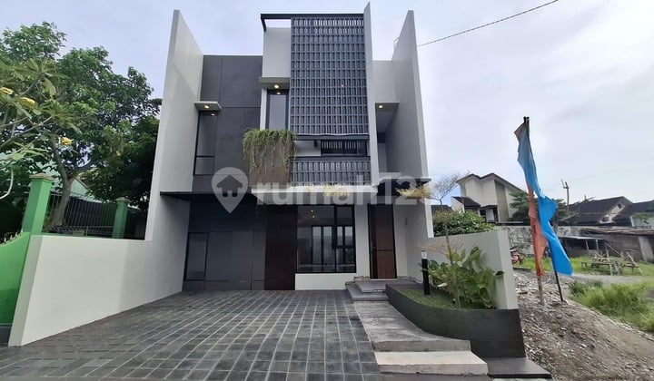 Rumah Modern 2 Lantai, Siap Huni Dekat Condongcatur, Depok