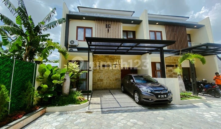 Rumah Mewah Dalam Cluster, Dekar Pintu Tol Purwomartani