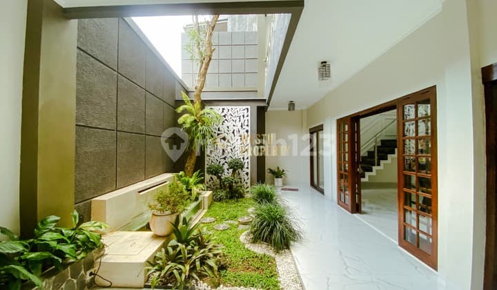 Rumah Mewah 3 Lantai, Strategis Dekat Jogja Bay di Wedomartani