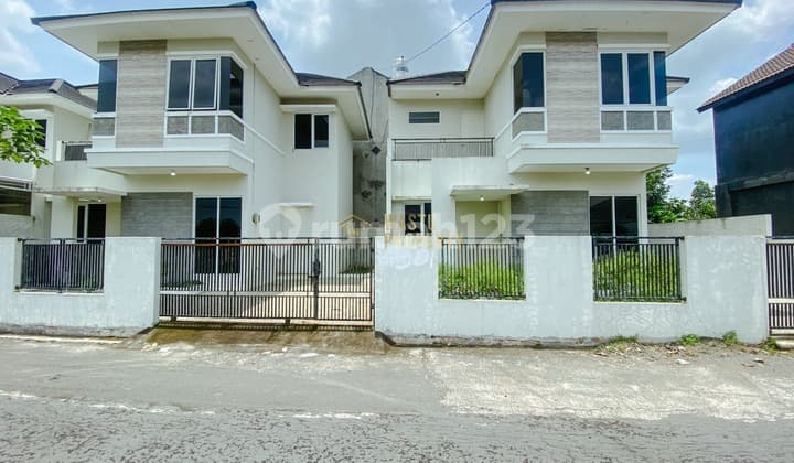 Most Strategic Modern House, Smooth Access Near Jl. Jogja Solo in Purwomartani