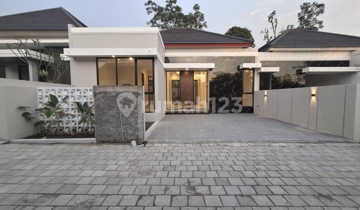 Rumah Modern Open Space, Dekat Sma Negeri 1 Ngemplak, Sleman