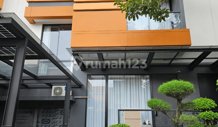Rumah Bagus Furnished di Cluster Mozart Gading Serpong, Tangerang